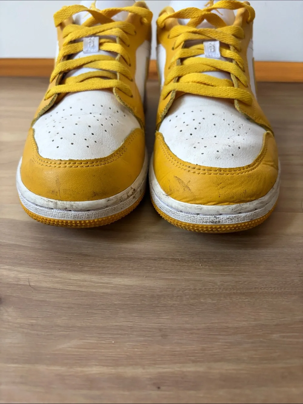 Nike Jordan Low-Top Sneakers in Yellow and White